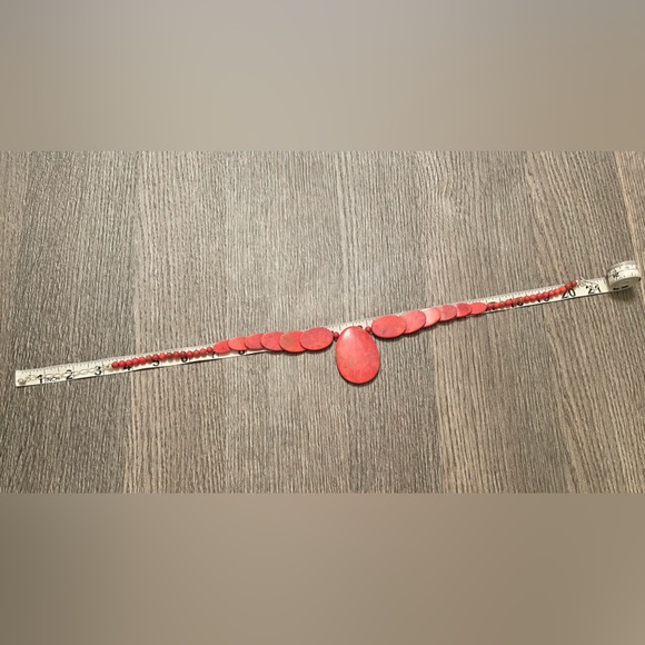 Red stone necklace. - Picture 6 of 8